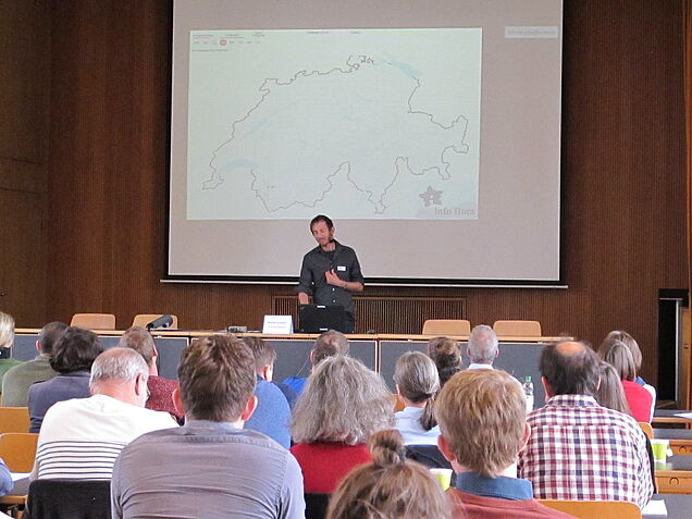 Referent Herr A. Möhl von Info Flora. (Bild: CPC-SKEK)