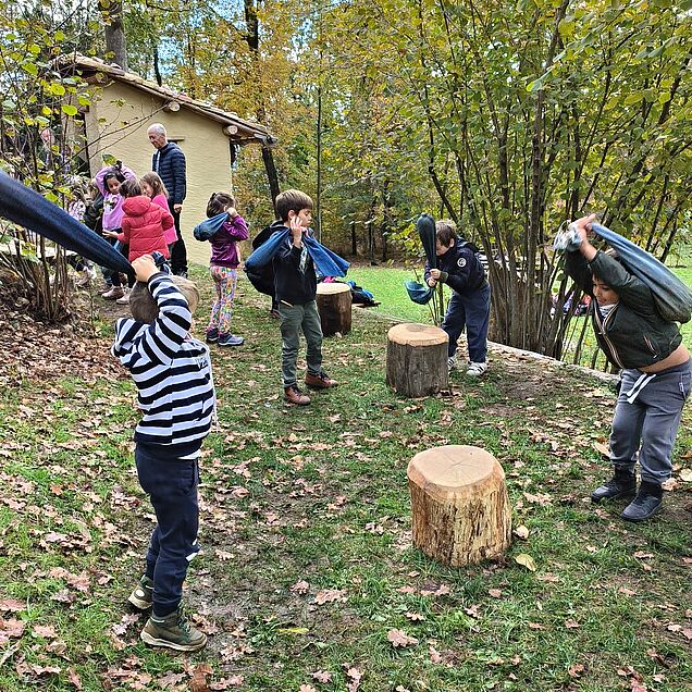 Entladen der Grà von Comano am Freitag, den 10. November. Bild: Associazione dei castanicoltori della Svizzera italiana.